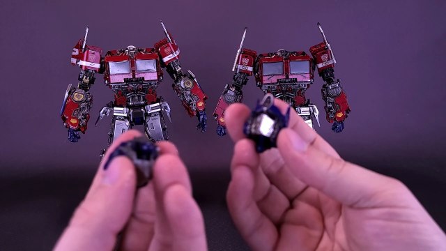 Threezero Transformers Bumblebee DLX Optimus Prime (Cybertron Mode) Review