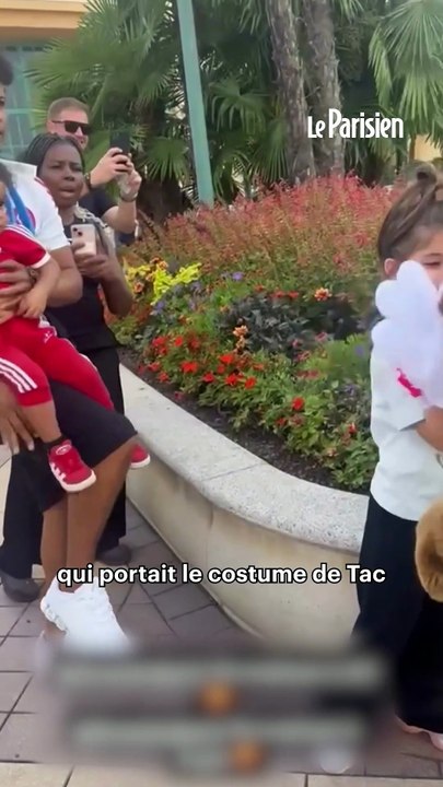 Raphinha accuse Disneyland Paris de racisme envers son fils