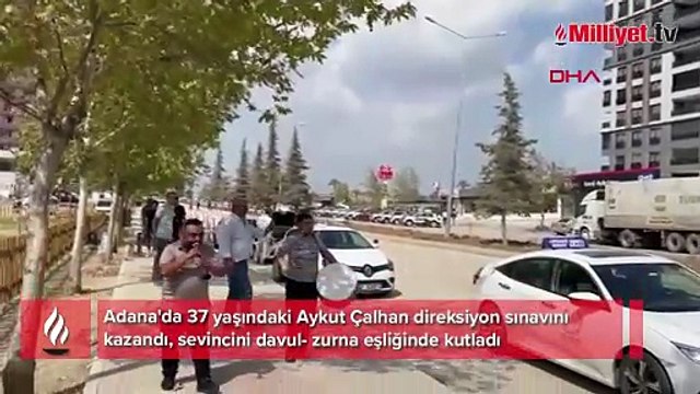 Adana'da sınavı geçen kişi sevincini davul zurna eşliğinde kutladı