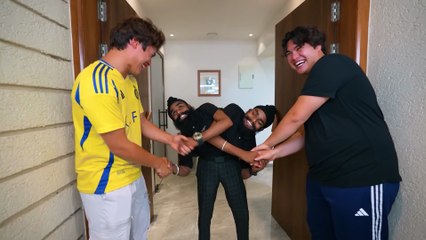 “I Spent 24 Hours with Conjoined Twins for $100,000! 👭💰”