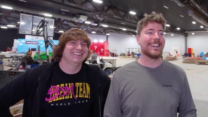 "I Built a REAL Fortnite Battle Bus for MrBeast 😱🚌 | Epic Challenge"