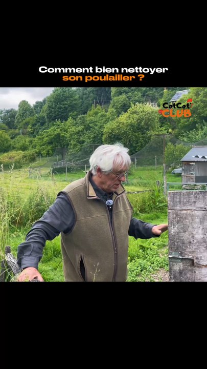 Cet expert et passionné des poules nous dévoile comment il nettoie son poulailler ! 🐔Reportage complet à découvrir sur notre chaîne YouTube : CotCot Club (lien en bio) 🧡