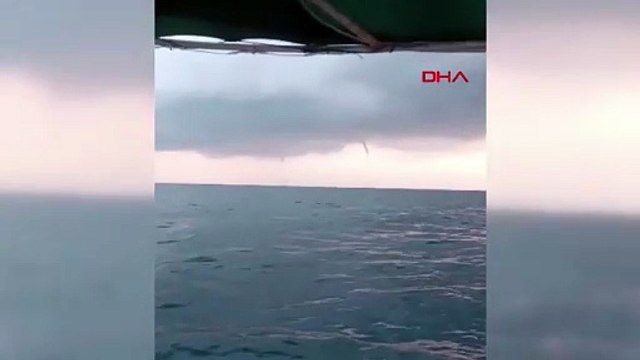 Hatay'da denizde hortum! Kameralara böyle yansıdı