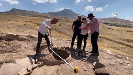 Van'daki Kevenli Kalesi kalıntısında çivi yazılı 76 pithos ortaya çıkarıldı