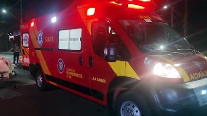 Motociclista quebra a perna em acidente de trânsito no Centro de Cascavel