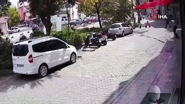 Balıkesir’de yaşanan deprem anı saniye saniye güvenlik kamerasına yansıdı