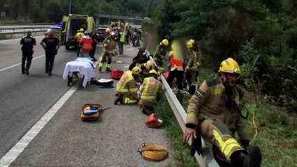 Vuelca un autobús turístico en Barcelona y deja más de medio centenar de heridos