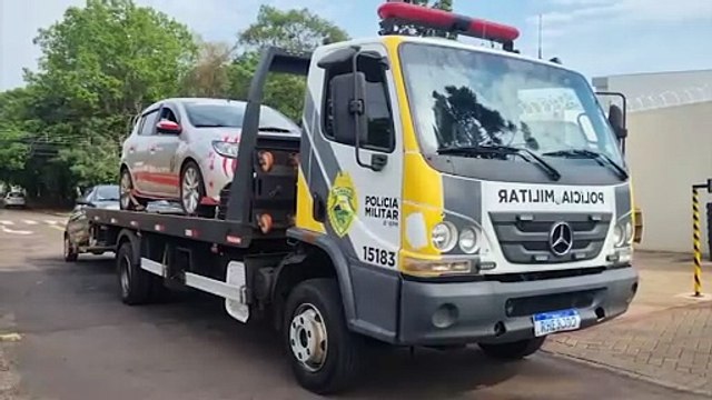 Tuts-tuts no Riviera termina com com veículos e arma apreendidos e trio levado à Delegacia