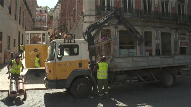 Deadly Portugal funicular crash likely due to problems with cable, report says