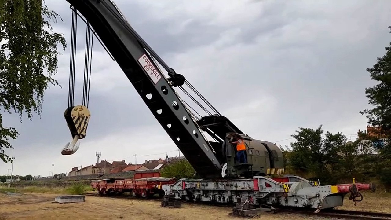 Démonstrations de manoeuvres grue Cockerill et X2800 de l'AAATV Montluçon le 18-07-2025
