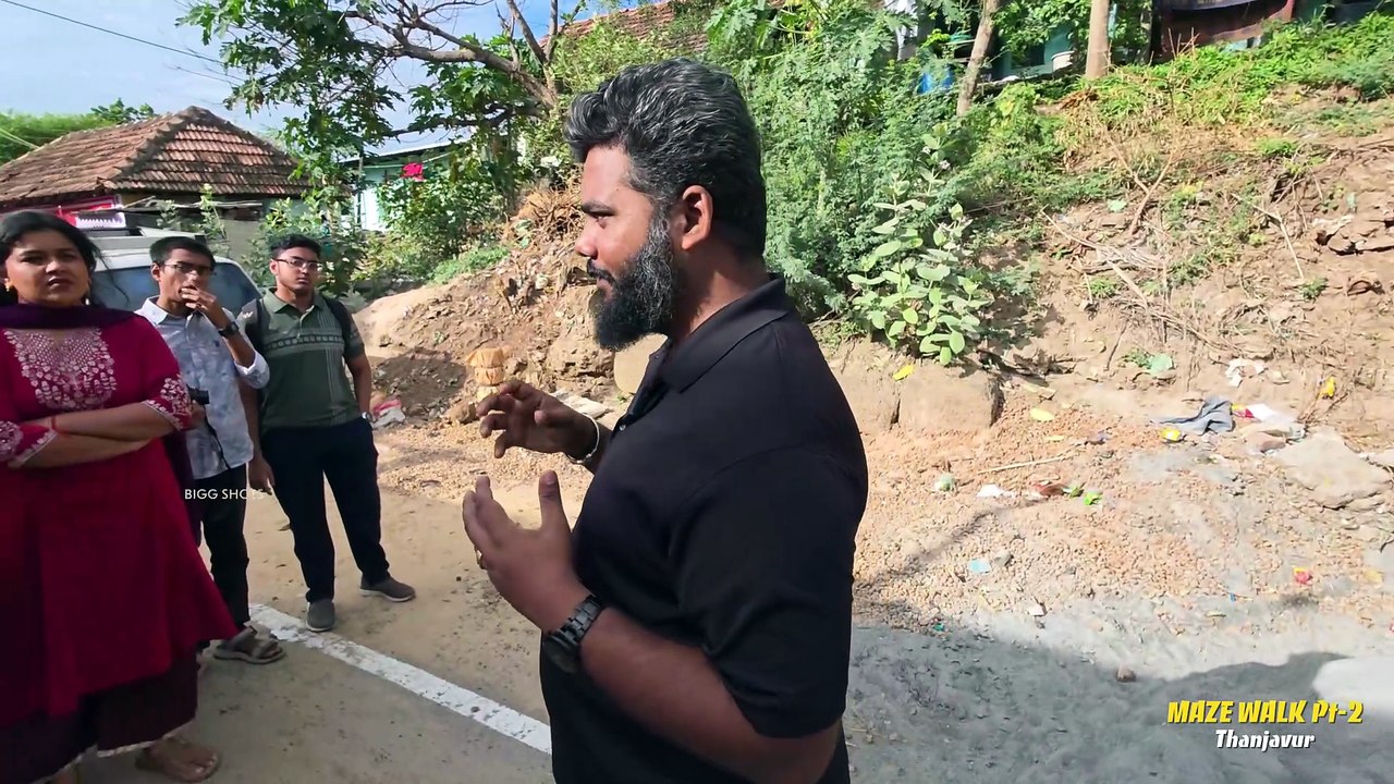 இவ்வளவு நெருக்கமா சந்துகள் இருந்தாலும்😳 கழிவு நீர் கால்வாய் அமைப்பு அருமையா பண்ணி இருக்காங்க💥!! | Maze Walk | Part 2