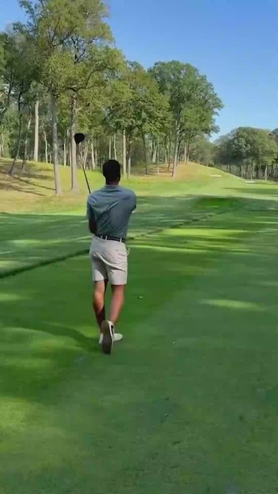 Alcaraz arrasa en redes con esta calidad jugando al golf