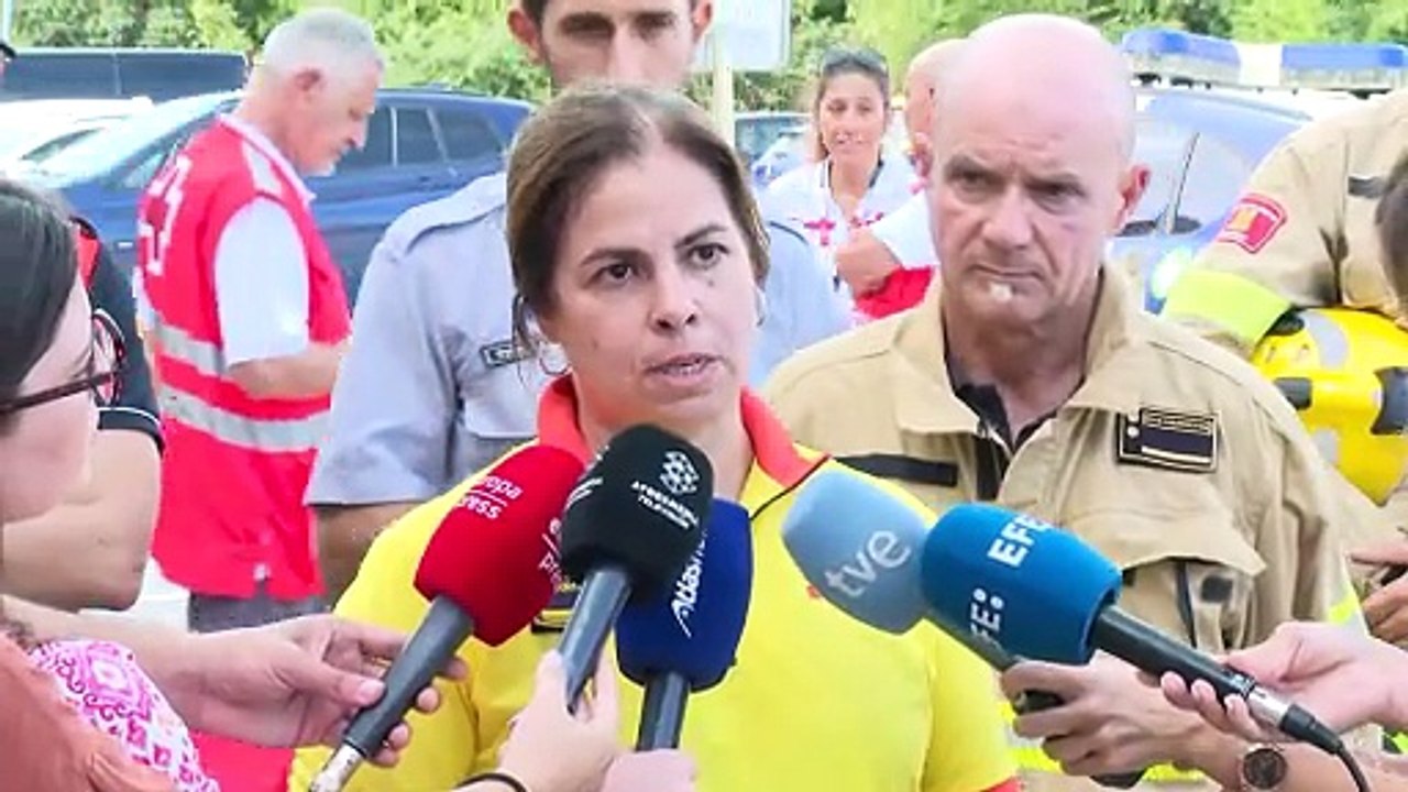 Dos heridos graves y uno menos grave al volcar un autocar en Santa Susanna (Barcelona)