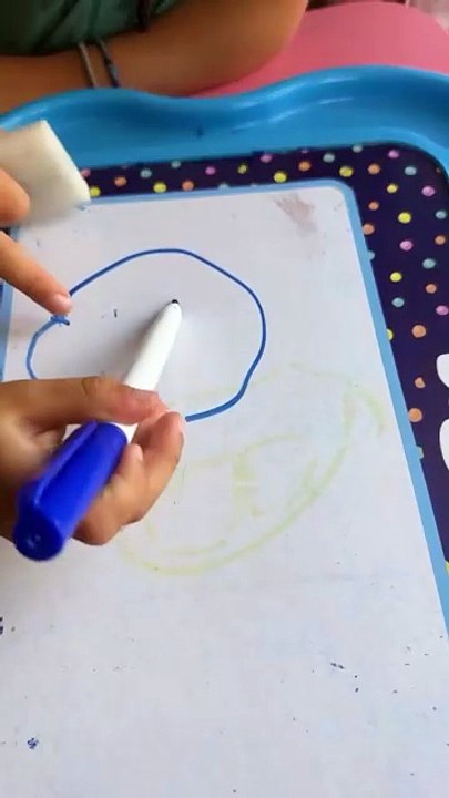 Άκης Πετρετζίκης: Η τρυφερή Κυριακή με τα δύο του παιδιά – Τα βίντεο που ξετρέλαναν το Instagram