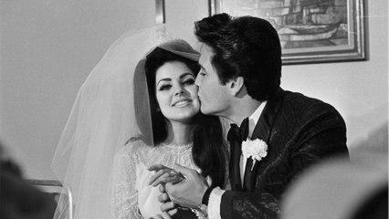 GALA VIDEO - Elvis Presley “poussé à la mort” par son ex-femme Priscilla ? Ces accusations qui soulèvent de troublantes questions
