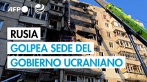 Rusia golpea la sede del gobierno ucraniano en su mayor bombardeo de la guerra