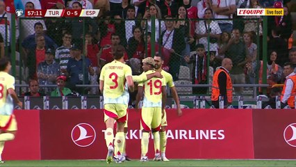 La lucarne de l'Espagnol Mikel Merino, qui s'offre un triplé contre la Turquie - Foot - Qualif. Coupe du monde