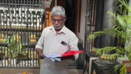 സുഖമില്ലാത്തയാളാണ്, അടിക്കരുതെന്ന് ഭാര്യ വിളിച്ചുപറഞ്ഞു; സ്റ്റേഷനകത്ത് ക്രൂരമർദനം