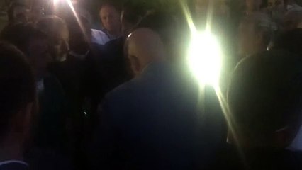 Polislerden birini CHP Şanlıurfa Milletvekili Mahmut Tanal böyle çıkarttı