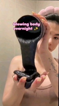 Bye-bye Tan, Hyperpigmentation & Dark Spots! 🌸💫 My secret body scrub: haldi, coffee, curd & body wash! Smells amazing & works wonders! 🌿💆‍♀️