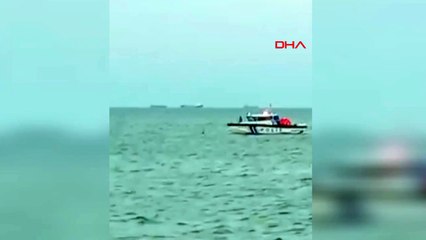 Mersin'de iki ayrı paraşüt kazası! Biri direğe takıldı, diğeri denize düştü