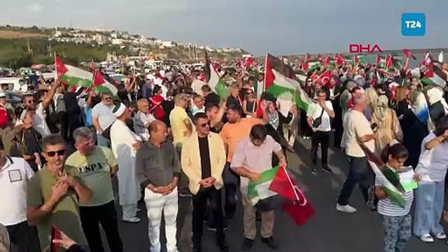 Tekirdağ'da balıkçı ve yelkenliler, Sumud filosuna destek için denize açıldı