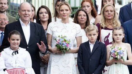 L’eleganza di fine estate di Charlene di Monaco: il look in pizzo bianco al picnic reale