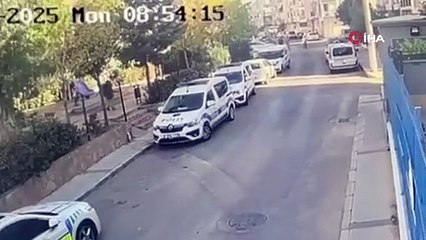 İzmir'de karakola saldırı anı