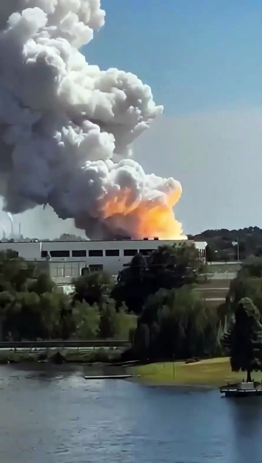 Massive Chemical Fire in Newburgh, Indiana: Multiple Fire Crews Battle Blaze Near Vann Road and Anderson