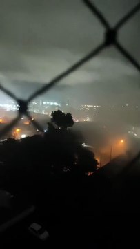 Fumaça toma o céu ao redor da Avenida Menino Marcelo, em Maceió