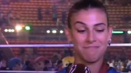 Orro euforica, si lascia andare in diretta: "Che bomba, ca...!". Il video è virale