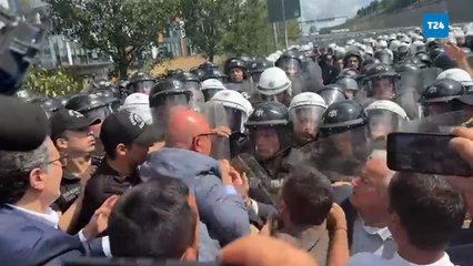 CHP’li Milletvekillerine çevik kuvvet müdahalesi