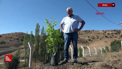 Eski manken Engin Koç, Sivas'taki köy evinde