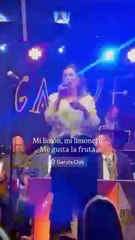 Feijóo atira farpas a Sanchéz em karaoke com infame "gosto de fruta"