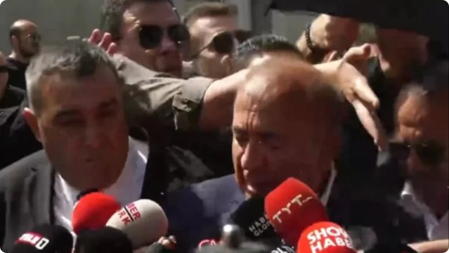 Gürsel Tekin binaya ulaştı: Su şişeleri atıldı