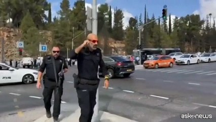 I momenti subito dopo l'attacco sull'autobus a Gerusalemme