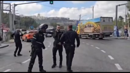 I momenti subito dopo l'attacco sull'autobus a Gerusalemme