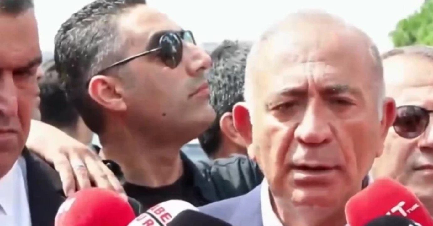 Gürsel Tekin CHP İstanbul İl binası önünde açıklama yaptı