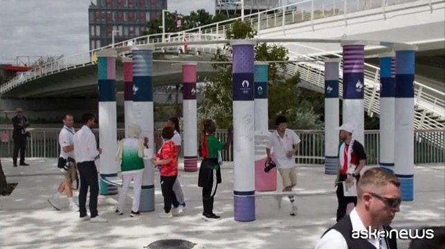 Parigi 2024, il villaggio degli atleti accoglie il muro della Tregua Olimpica