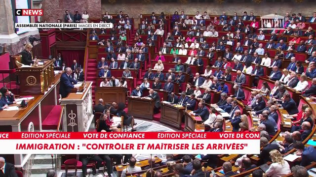 François Bayrou face au vote de confiance de l'Assemblée : «La France n'a pas connu de budget en équilibre depuis 51 ans. Depuis 51 ans, tous les ans, les dépenses s'accroissent, les déficits se répètent et les dettes s'accumulent».