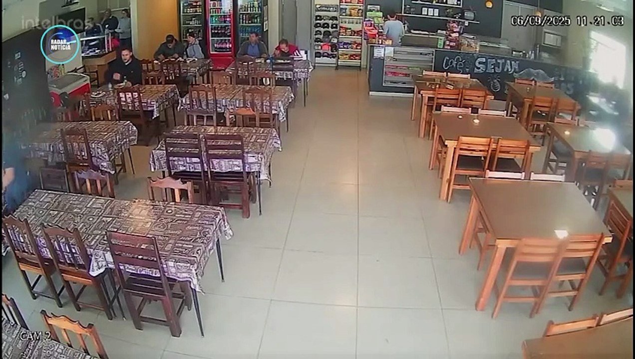 Policiais salvam homem engasgado durante almoço em restaurante no Paraná