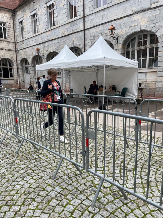 "On attend ses arguments", Amandine Iehlen au procès du docteur Péchier