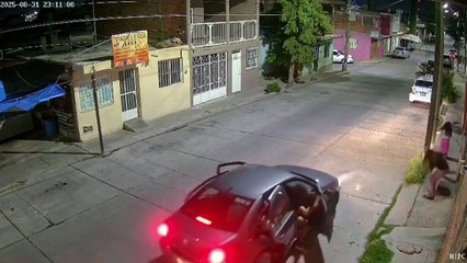 ¡De terror! Dos adolescentes logran escapar de intento de secuestro en México (Video)