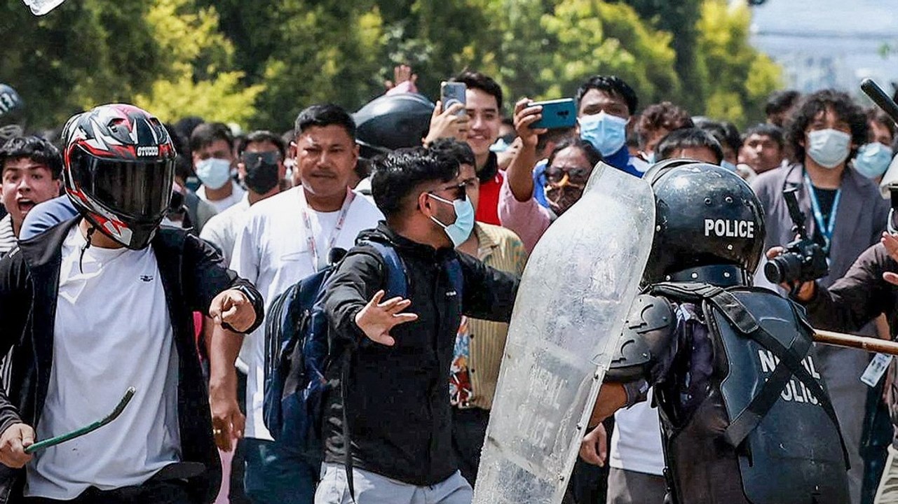 क्या है Gen Z जनरेशन, जो Nepal में कर रही आंदोलन?