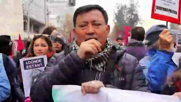 Miles marcharon en Santiago en homenaje a las víctimas de la dictadura