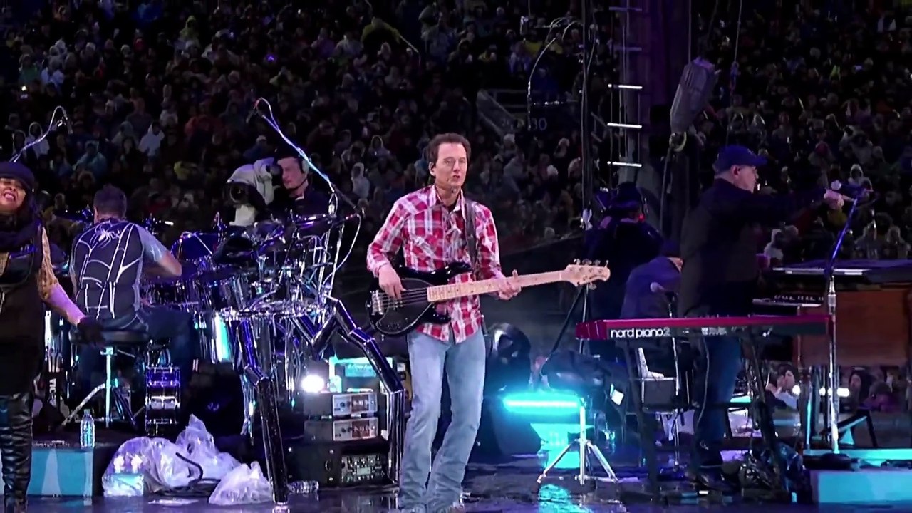 Friends in Low Places (Dewayne Blackwell cover) - Garth Brooks (live)