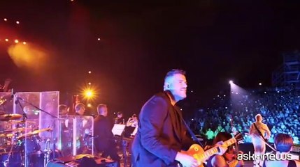 Un emozionato Umberto Tozzi colora di rosa le Terme di Caracalla