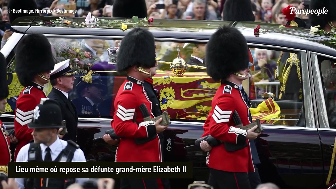 De retour à Londres, le prince Harry s'aventure dans un lieu très fréquenté par les membres de la famille royale... Une visite qui en dit long