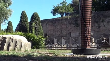 Nel cuore di Roma le "Colonne Infinite" del coreano Park Eun Sun