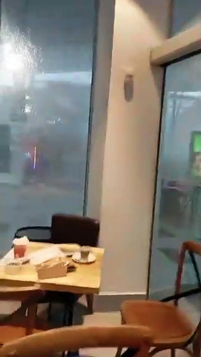 Violent Storm with Winds Over 100 km/h Strikes Plaza Mayor Shopping Center in Xàtiva, Valencia, Spain 🇪🇸